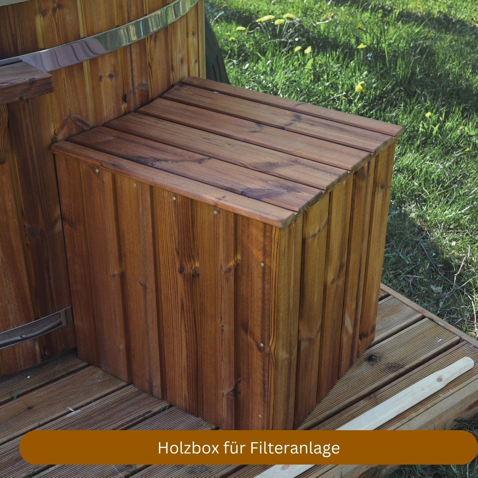 Holzbox für Filteranlage des des Memelwood Hot Tubs