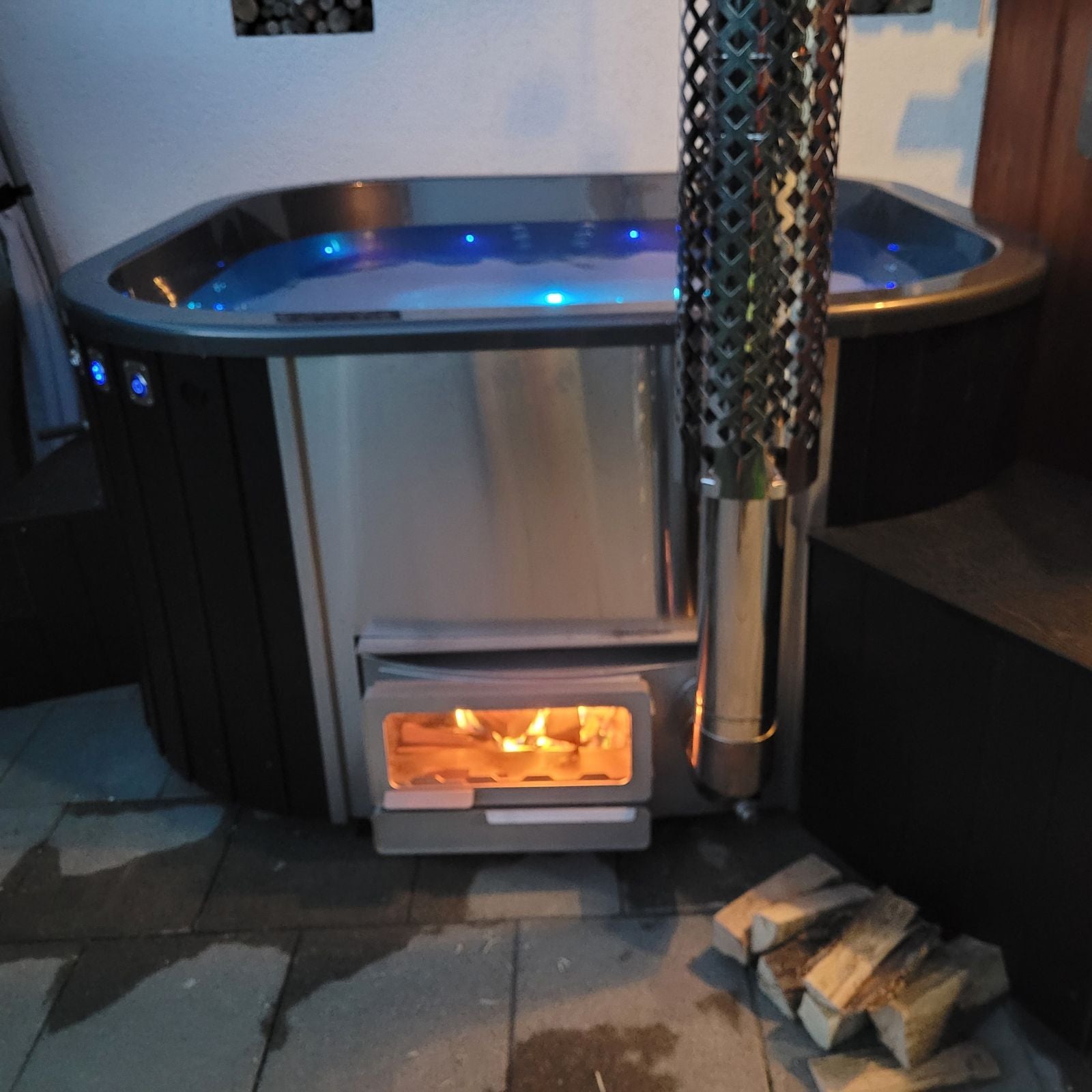 Hot Tub mit Holzofen